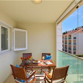 3 bedroom apartment with sea views in Dubrovnik, sleeps 6